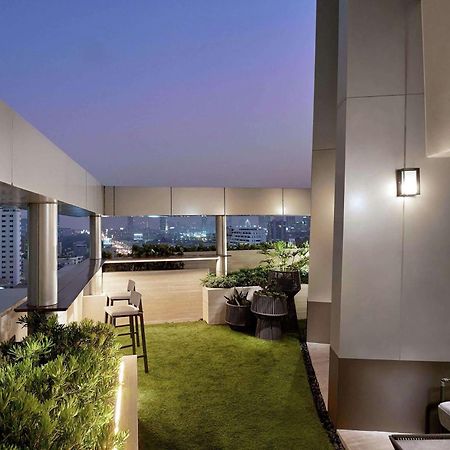 Doubletree By Hilton Bangkok Ploenchit Hotel Exterior foto