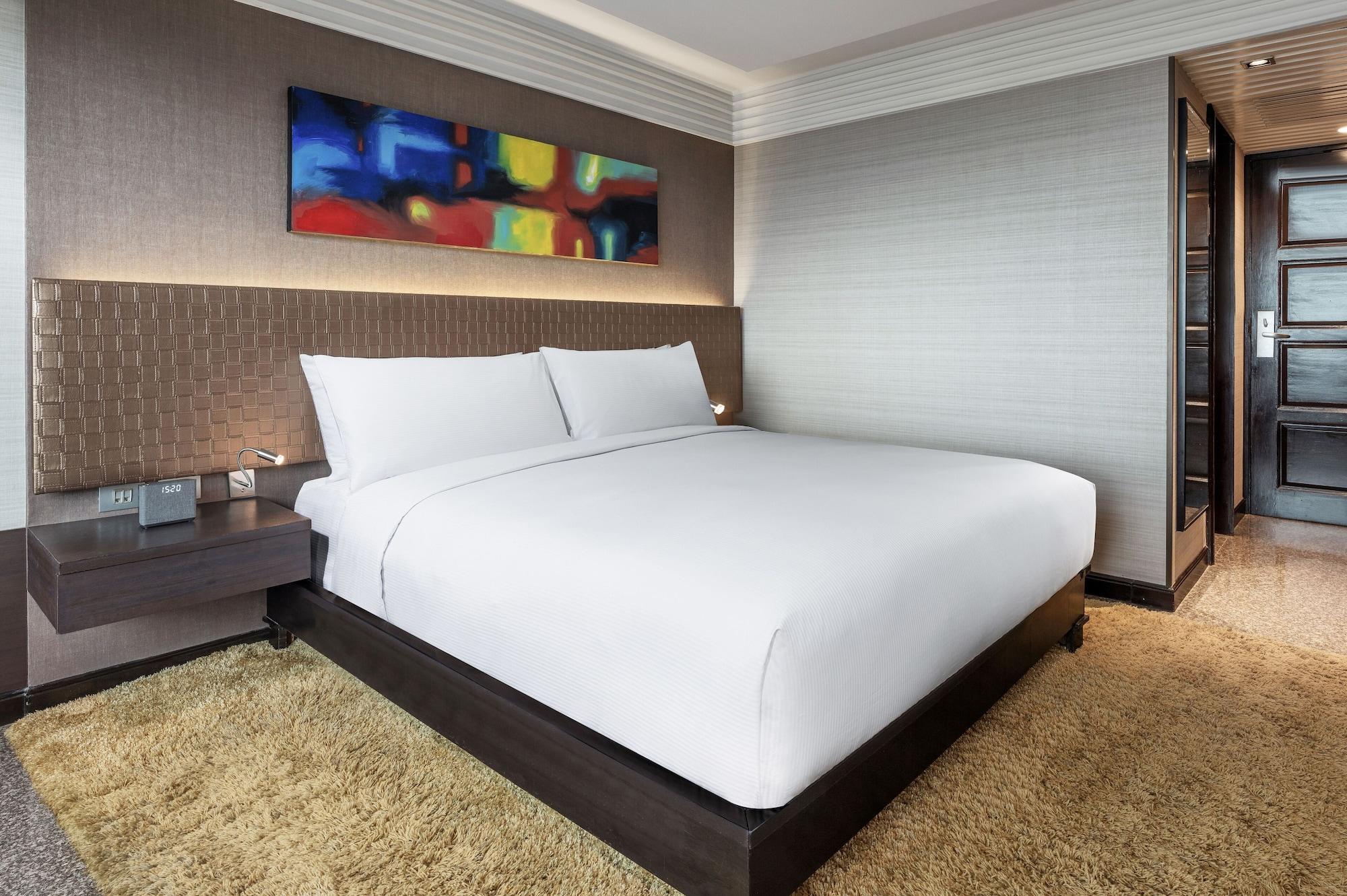Doubletree By Hilton Bangkok Ploenchit Hotel Exterior foto