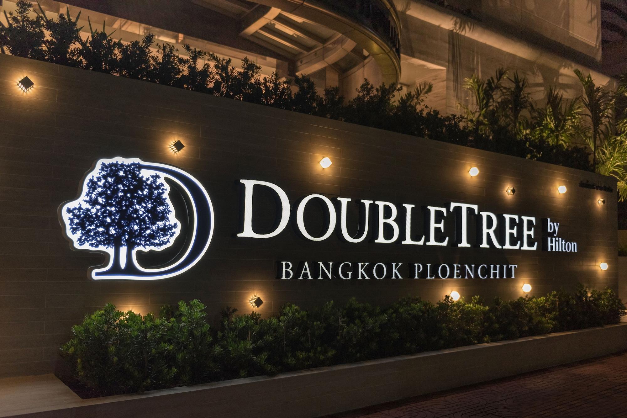 Doubletree By Hilton Bangkok Ploenchit Hotel Exterior foto