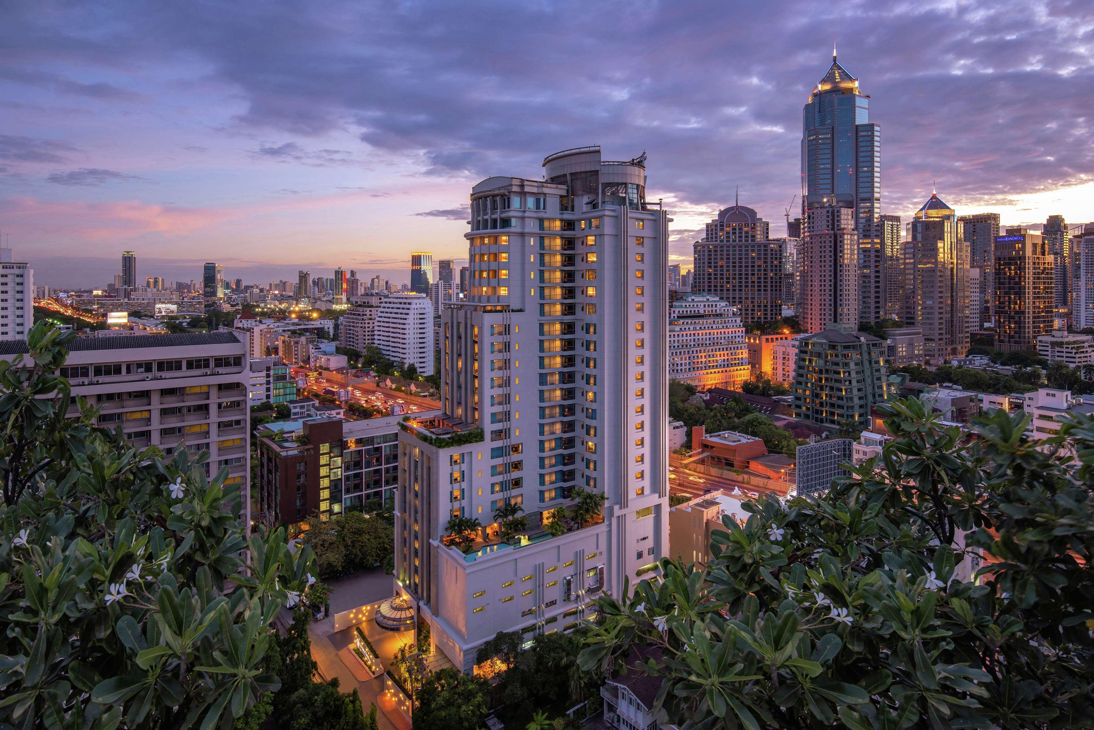 Doubletree By Hilton Bangkok Ploenchit Hotel Exterior foto