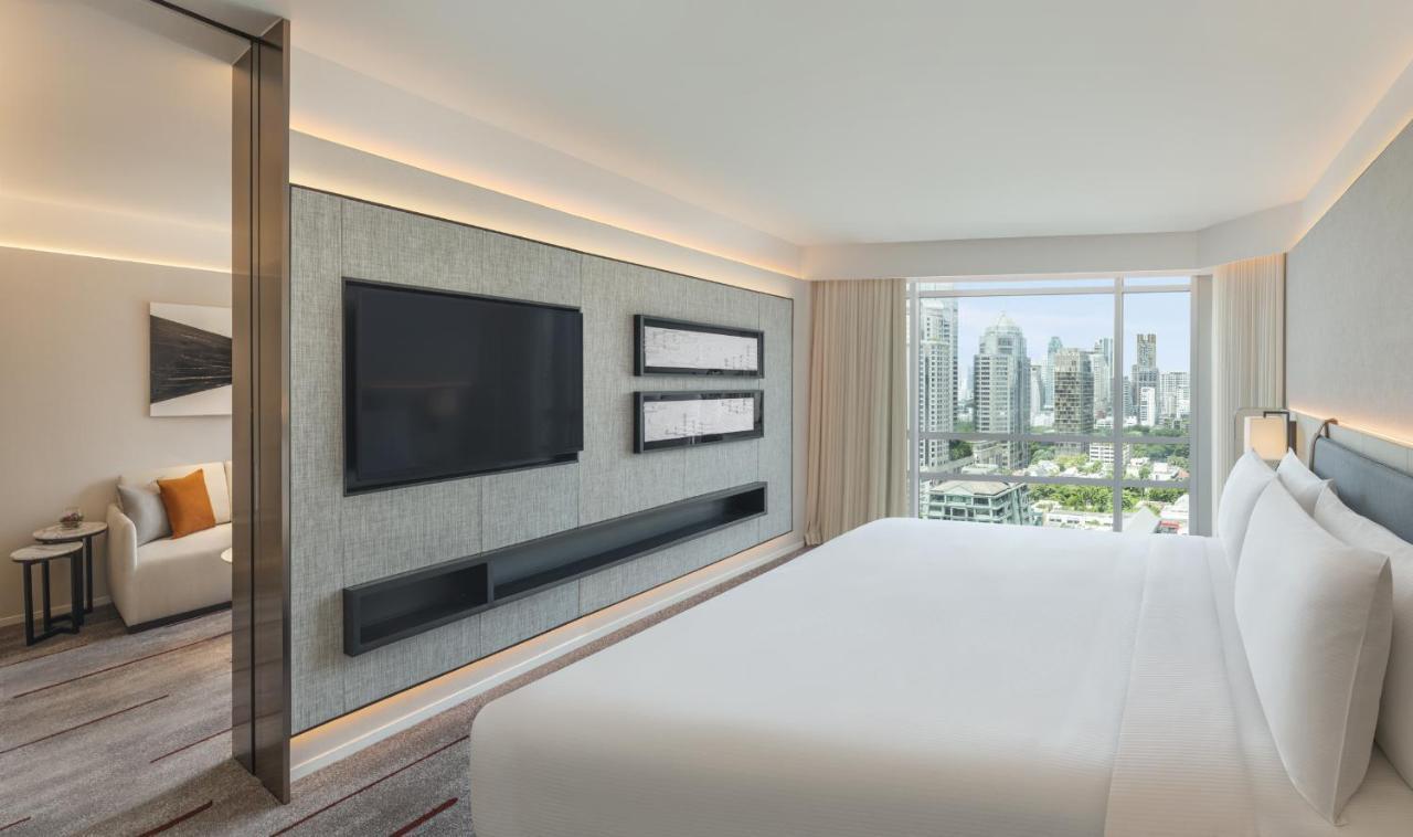 Doubletree By Hilton Bangkok Ploenchit Hotel Exterior foto