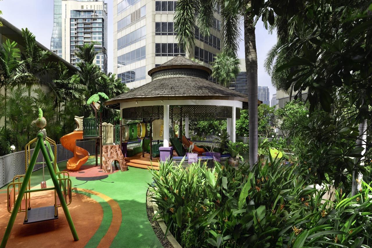 Doubletree By Hilton Bangkok Ploenchit Hotel Exterior foto