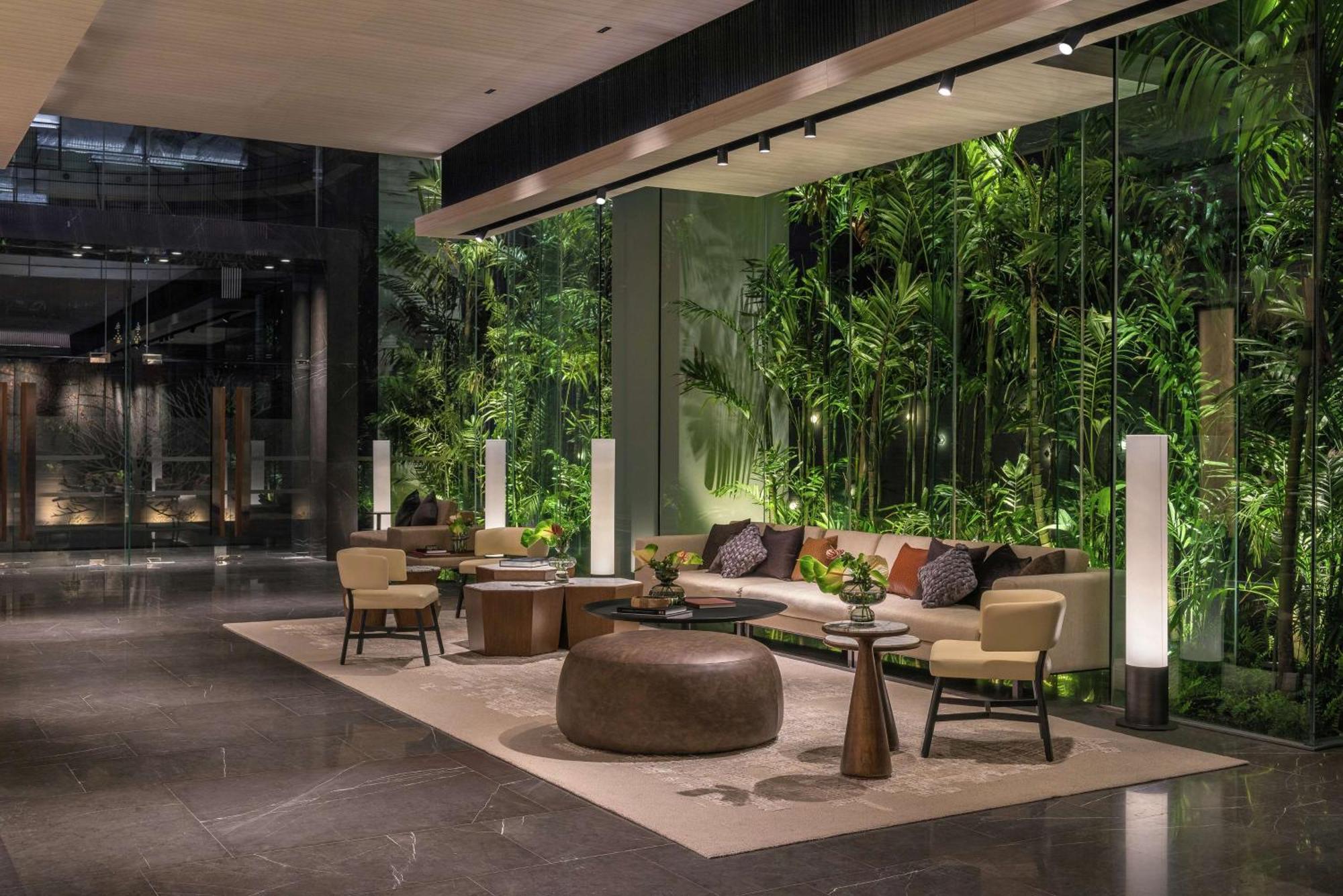Doubletree By Hilton Bangkok Ploenchit Hotel Exterior foto